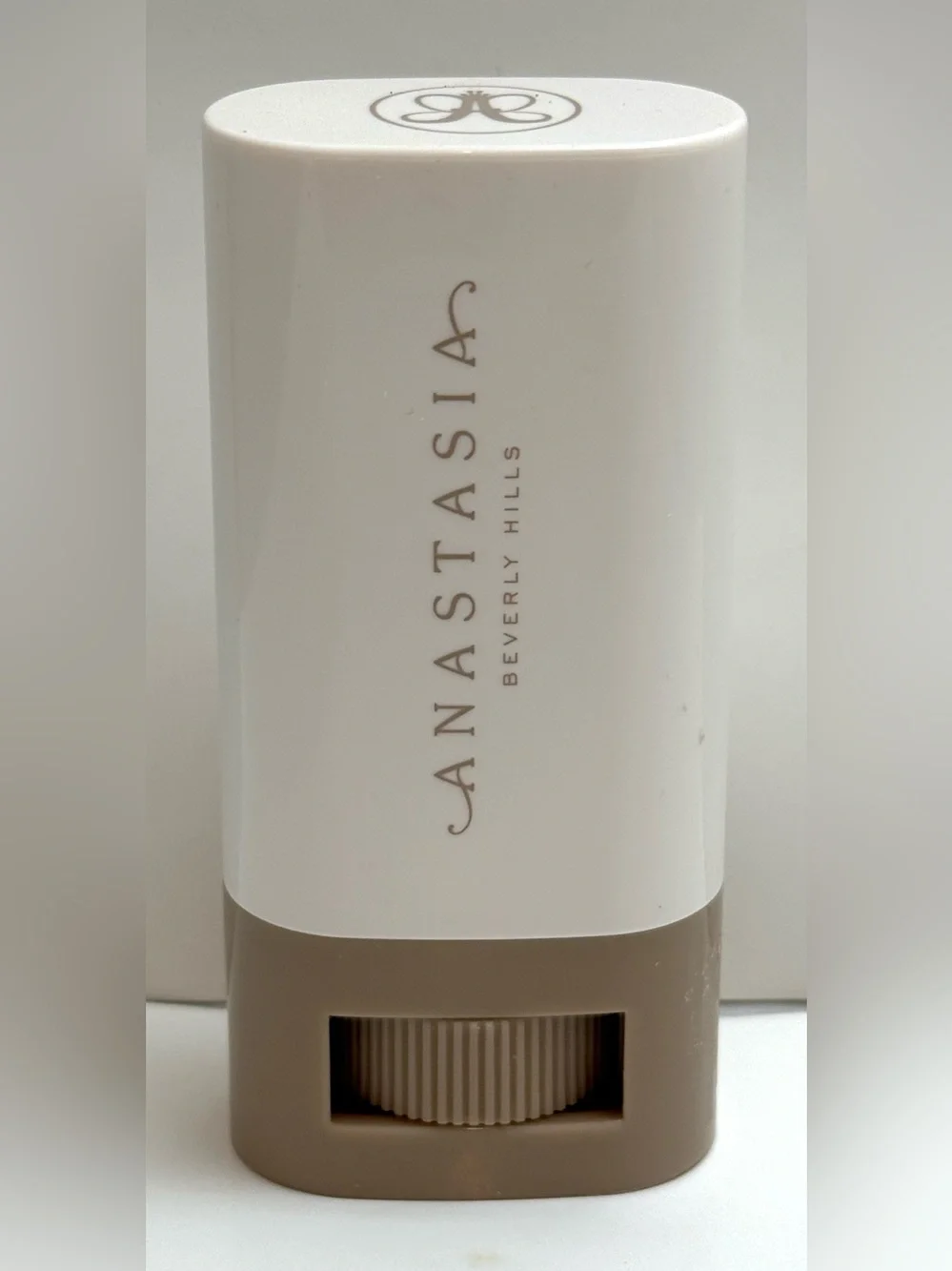 Anastasia Beverly Hills Beauty Balm Serum Boosted Skin Tint in Shade 3